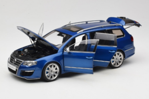 Volkswagen Passat B6 R36 Variant Modrý NZG 1:18 KF044 Kov – obrázok 2 z 9