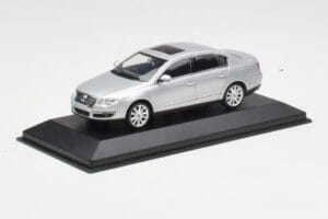 Volkswagen Passat B6 Strieborný Minichamps 1:43 PASSAT003 Kov – obrázok 2 z 4