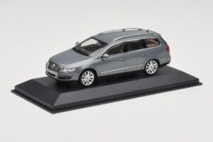 Volkswagen Passat B6 Variant Grey Metallic Minichamps 1:43 PASSAT005 Kov – obrázok 2 z 4