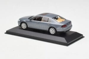 Volkswagen Phaeton 3D Šedý Minichamps 1:43 3D0099300GPR7Q Kov – obrázok 3 z 4