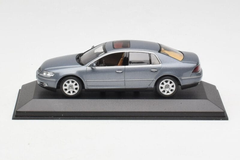 Volkswagen Phaeton 3D Šedý Minichamps 1:43 3D0099300GPR7Q Kov
