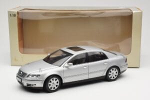 Volkswagen Phaeton D1 Silver Metallic AUTOart 1:18 79742 Kov – obrázok 8 z 8