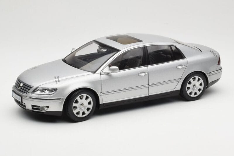 Volkswagen Phaeton D1 Silver Metallic AUTOart 1:18 79742 Kov