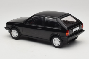 Volkswagen Polo II Coupe G40 Čierny MCG 1:18 MCG18524 Kov – obrázok 5 z 6