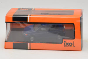 Volkswagen Polo Mk3 Modrý IXO 1:43 CLC579N Kov – obrázok 4 z 4
