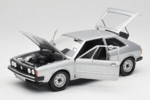 Volkswagen Scirocco GT Mk1 Silver Metallic Revell 1:18 08833 Kov – obrázok 2 z 8