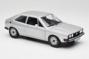 Volkswagen Scirocco GT Mk1 Silver Metallic Revell 1:18 08833 Kov – obrázok 6 z 8