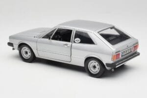 Volkswagen Scirocco GT Mk1 Silver Metallic Revell 1:18 08833 Kov – obrázok 7 z 8