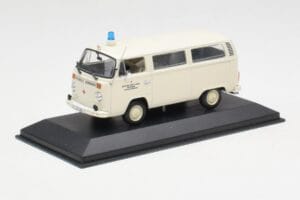 Volkswagen T2 Ambulance DRK Minichamps 1:43 400053090 Kov – obrázok 2 z 4