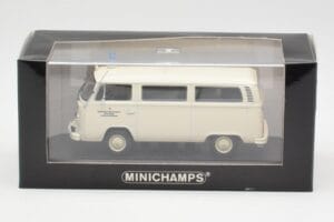 Volkswagen T2 Ambulance DRK Minichamps 1:43 400053090 Kov – obrázok 4 z 4