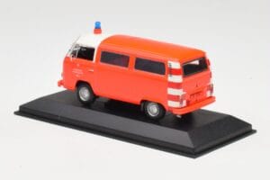 Volkswagen T2 Bus Hasiči Frankfurt Červené Nárazníky Minichamps 1:43 400053091-V1 Kov – obrázok 3 z 4