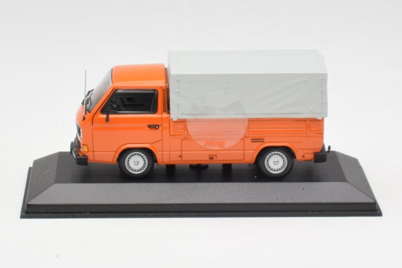Volkswagen T3 Flatbed Oranžový Minichamps 1:43 400055200 Kov