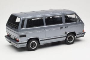 Volkswagen T3 Porsche B32 Minibus Modrý KK-Scale 1:18 KKDC180221 Kov – obrázok 2 z 6