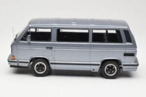 Volkswagen T3 Porsche B32 Minibus Modrý KK-Scale 1:18 KKDC180221 Kov – obrázok 3 z 6