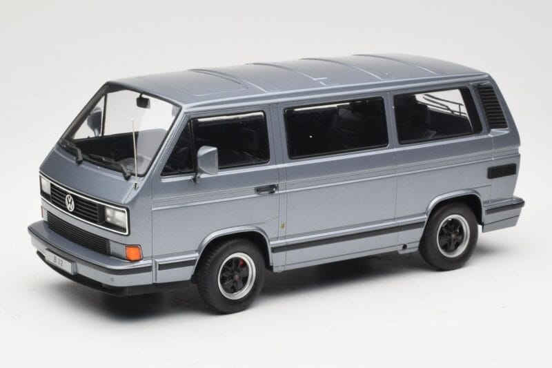 Volkswagen T3 Porsche B32 Minibus Modrý KK-Scale 1:18 KKDC180221 Kov