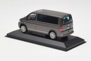 Volkswagen T5 Bus Bronze Metallic Minichamps 1:43 4039378412203 Kov – obrázok 3 z 4