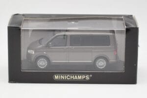 Volkswagen T5 Bus Bronze Metallic Minichamps 1:43 4039378412203 Kov – obrázok 4 z 4