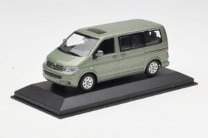 Volkswagen T5 Bus Fresco Green Minichamps 1:43 T5001-B Kov – obrázok 2 z 4