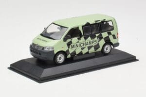 Volkswagen T5 Bus Zelený Minichamps 1:43 T5002 Kov – obrázok 2 z 4