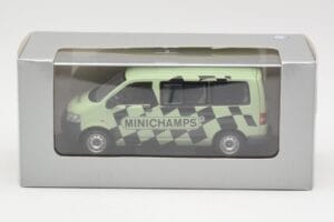 Volkswagen T5 Bus Zelený Minichamps 1:43 T5002 Kov – obrázok 4 z 4