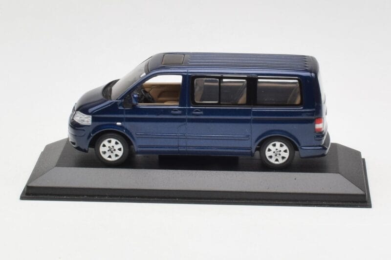 Volkswagen T5 Bus Shadow Blue Minichamps 1:43 842902102 Kov