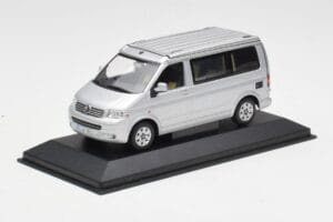 Volkswagen T5 California Strieborný Minichamps 1:43 7H8099300GPA7W Kov – obrázok 2 z 4
