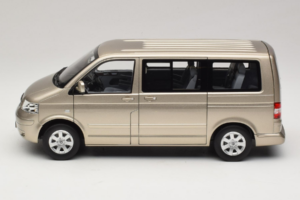 Volkswagen T5 Multivan Beige Metallic Norev 1:18 188602 Kov – obrázok 3 z 8