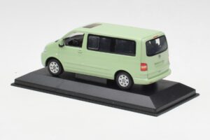 Volkswagen T5 Multivan California Limetkovo Zelený Dealer Minichamps 1:43 400052201-D1 Kov – obrázok 3 z 4