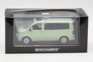 Volkswagen T5 Multivan California Limetkový Minichamps 1:43 400052201 Kov – obrázok 4 z 4