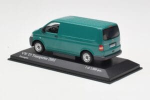 Volkswagen T5 Transporter Zelený Minichamps 1:43 400052261 Kov – obrázok 3 z 4