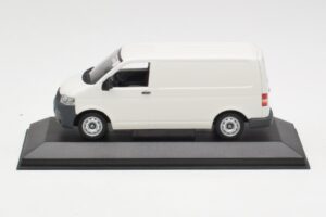 Volkswagen T5 Transporter Biely Minichamps 1:43 T5002-B Kov