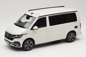 Volkswagen T6.1 California Ocean Candy White Otto 1:18 OT488 Živica