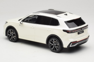 Volkswagen Tiguan R-Line Oryx White Pearl Otto 1:18 OT1219 Živica – obrázok 5 z 6