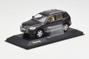 Volkswagen Touareg Šedý Minichamps 1:43 TOUAREG001 Kov – obrázok 2 z 4