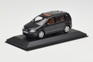 Volkswagen Touran 1T Tmavo Zelený Minichamps 1:43 400052101 Kov – obrázok 2 z 4