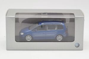 Volkswagen Touran Modrý Minichamps 1:43 TOURAN002 Kov – obrázok 4 z 4