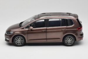 Volkswagen Touran 5T Hnedý Paudi Model 1:18 ZVE000003BRA Kov – obrázok 4 z 8
