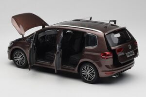 Volkswagen Touran 5T Hnedý Paudi Model 1:18 ZVE000003BRA Kov – obrázok 5 z 8
