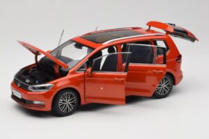 Volkswagen Touran 5T Oranžový Paudi Model 1:18 ZVE000003ORA Kov – obrázok 2 z 8