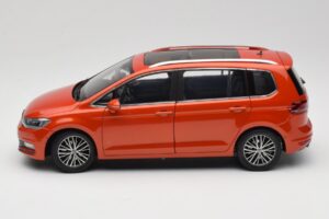 Volkswagen Touran 5T Oranžový Paudi Model 1:18 ZVE000003ORA Kov – obrázok 4 z 8