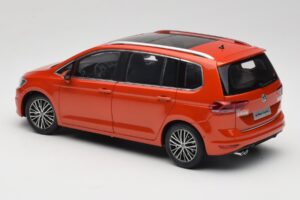 Volkswagen Touran 5T Oranžový Paudi Model 1:18 ZVE000003ORA Kov – obrázok 7 z 8