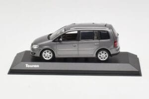 Volkswagen Touran Sport Platinum Grey Minichamps 1:43 TOURAN003 Kov