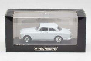 Volvo 121 Amazon Jasne Modrý Minichamps 1:43 430171007 Kov – obrázok 4 z 4