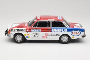 Volvo 142 #29 M. Alen / I. Kivimaki Rally 1000 Lakes 1973 MCG 1:18 MCG18528R Kov – obrázok 3 z 6
