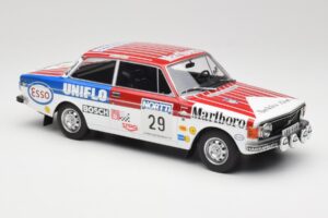Volvo 142 #29 M. Alen / I. Kivimaki Rally 1000 Lakes 1973 MCG 1:18 MCG18528R Kov – obrázok 4 z 6