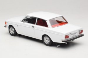 Volvo 142 Biely MCG 1:18 MCG18445 Kov – obrázok 5 z 6