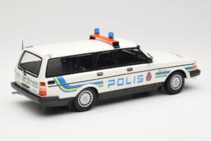 Volvo 240 GL Kombi Polis Sweden Minichamps 1:18 155171480 Kov – obrázok 2 z 6