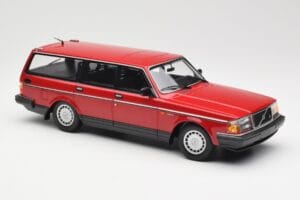 Volvo 240 GL Kombi Červený Minichamps 1:18 155171411 Kov – obrázok 4 z 6