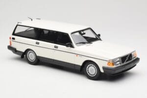 Volvo 240 GL Kombi Biely Minichamps 1:18 155171412 Kov – obrázok 4 z 6