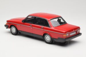 Volvo 240 GL Tmavočervený Minichamps 1:18 166171401 Kov – obrázok 5 z 6